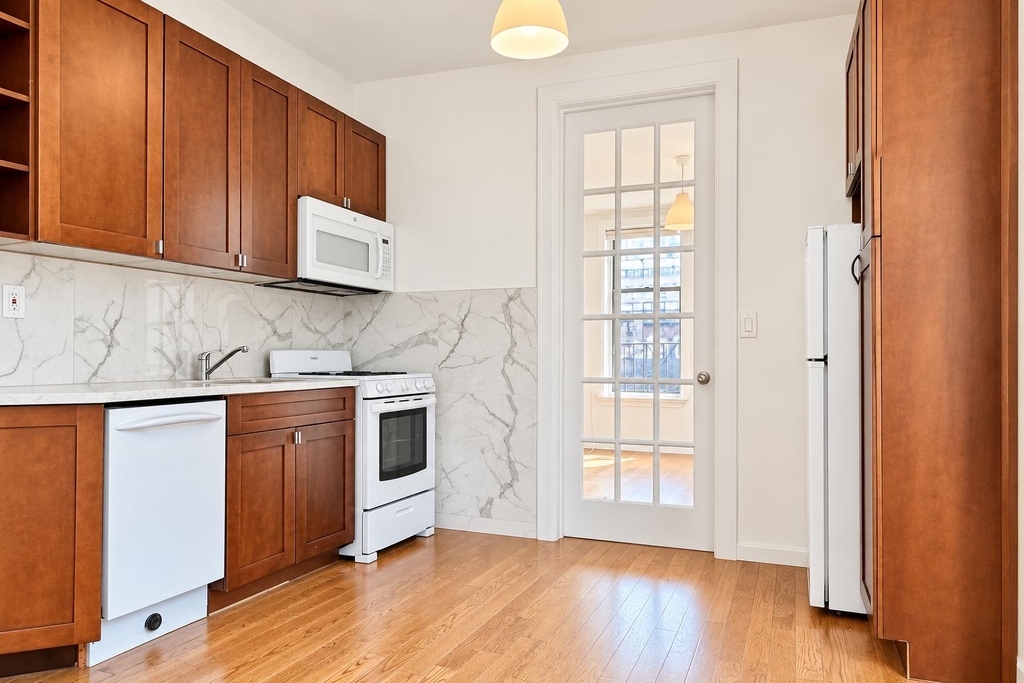 101 West 105th Street - Photo 9