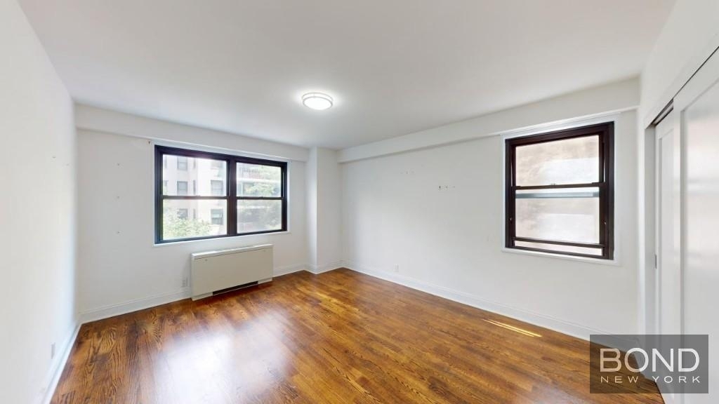 East 89th Street - Photo 5