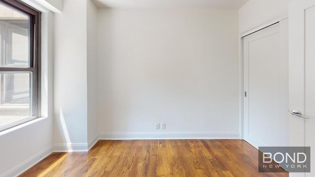 East 89th Street - Photo 6