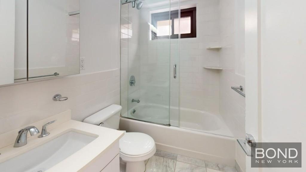 East 89th Street - Photo 11