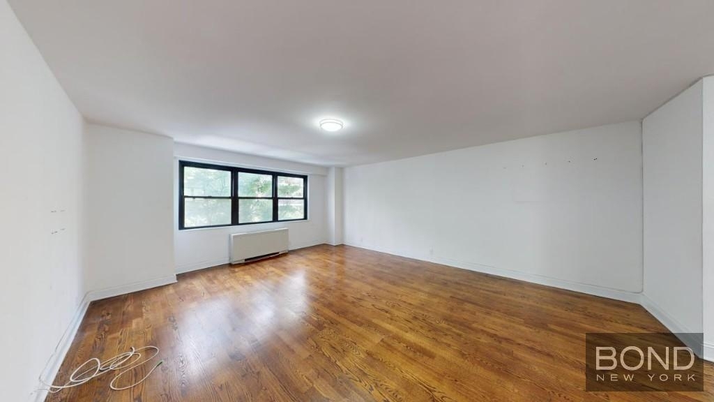 East 89th Street - Photo 1