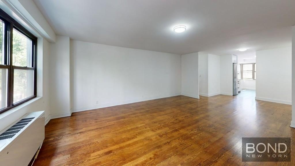 East 89th Street - Photo 10