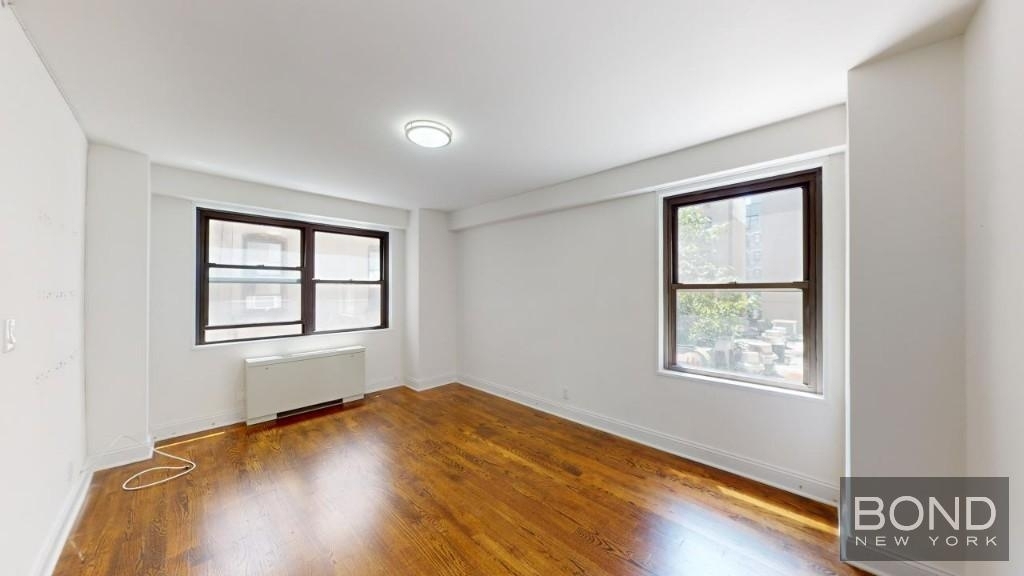 East 89th Street - Photo 7