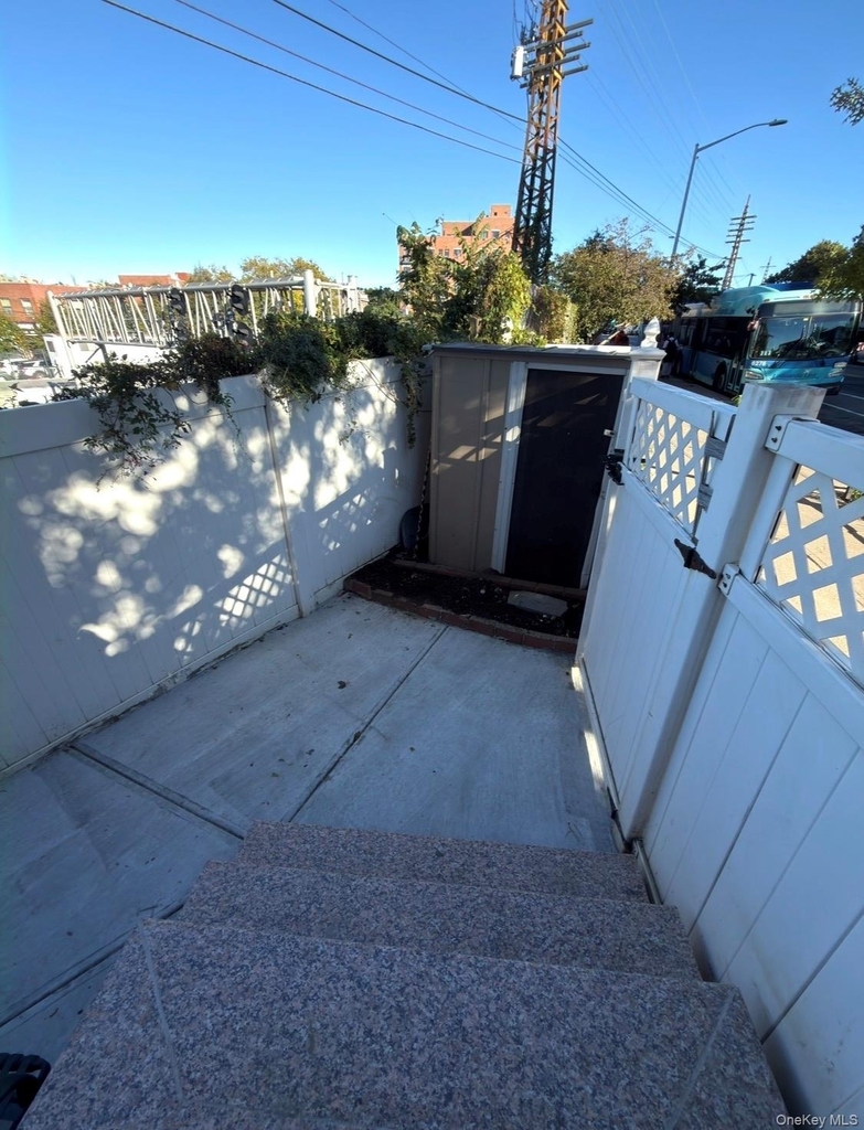 62-11 Woodside Avenue - Photo 3