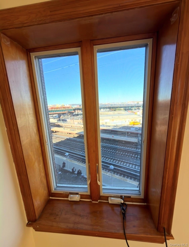 62-11 Woodside Avenue - Photo 34