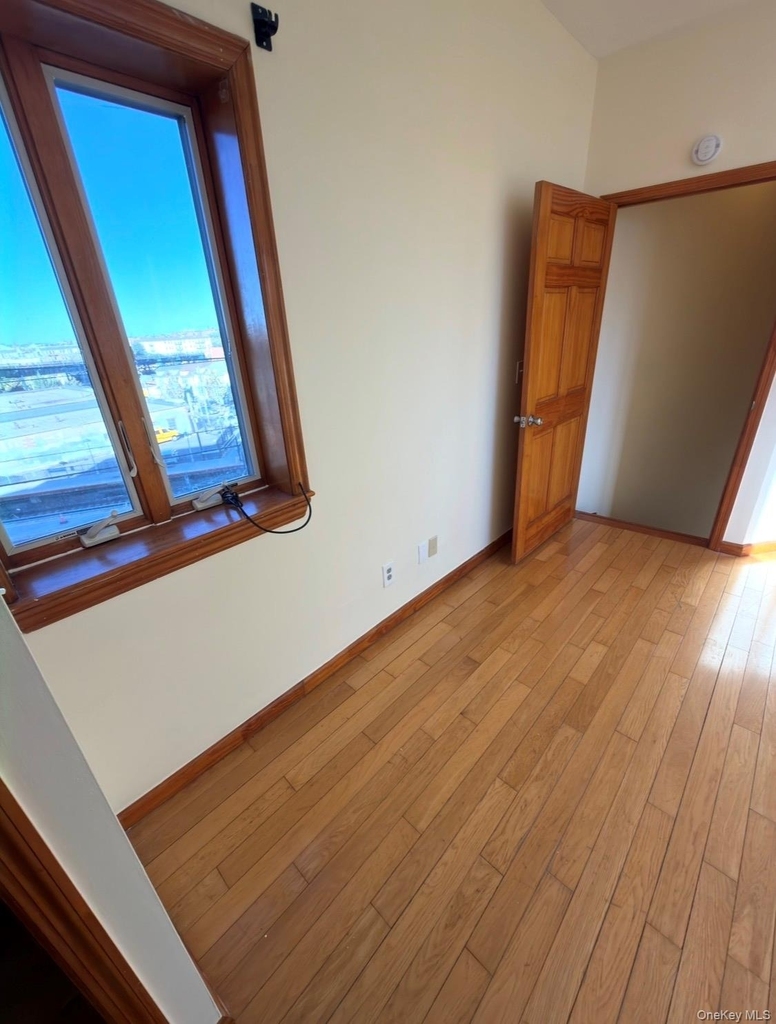 62-11 Woodside Avenue - Photo 38