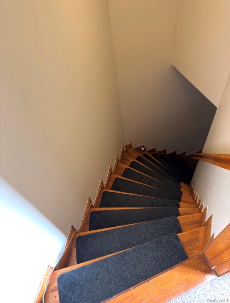 62-11 Woodside Avenue - Photo 15