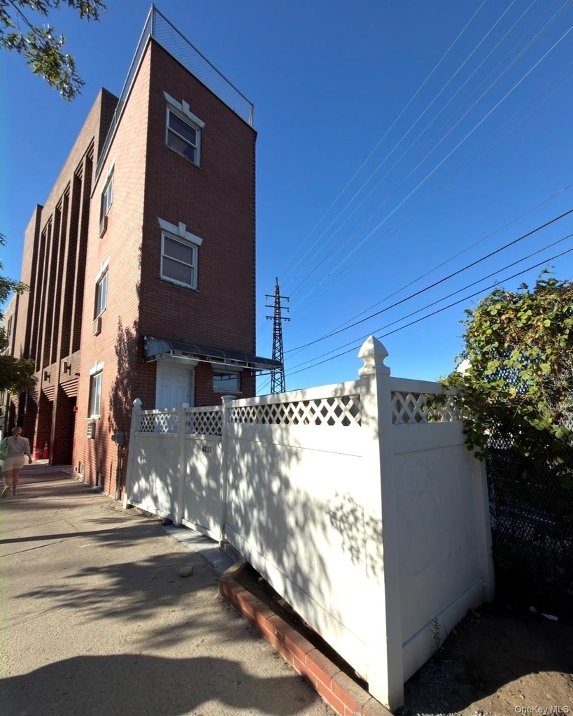 62-11 Woodside Avenue - Photo 1