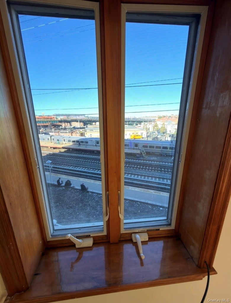 62-11 Woodside Avenue - Photo 28
