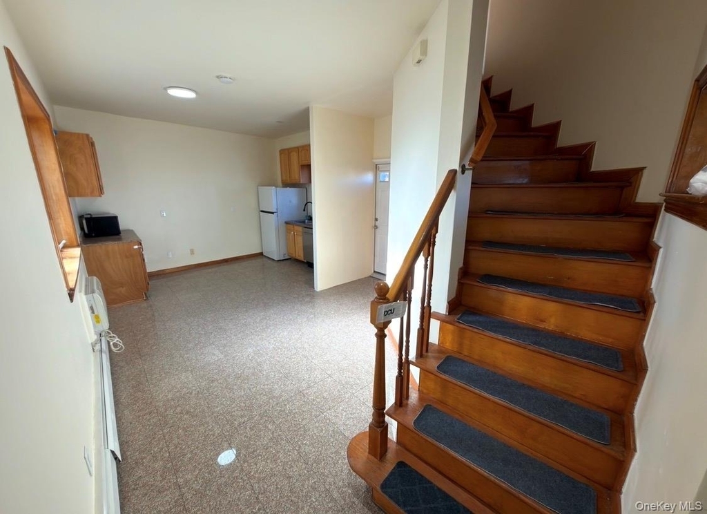 62-11 Woodside Avenue - Photo 9