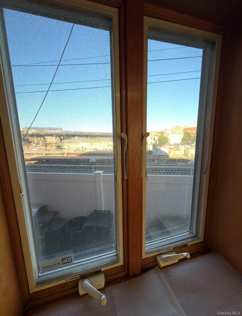 62-11 Woodside Avenue - Photo 12