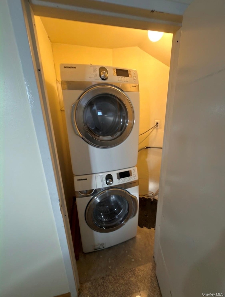 62-11 Woodside Avenue - Photo 17