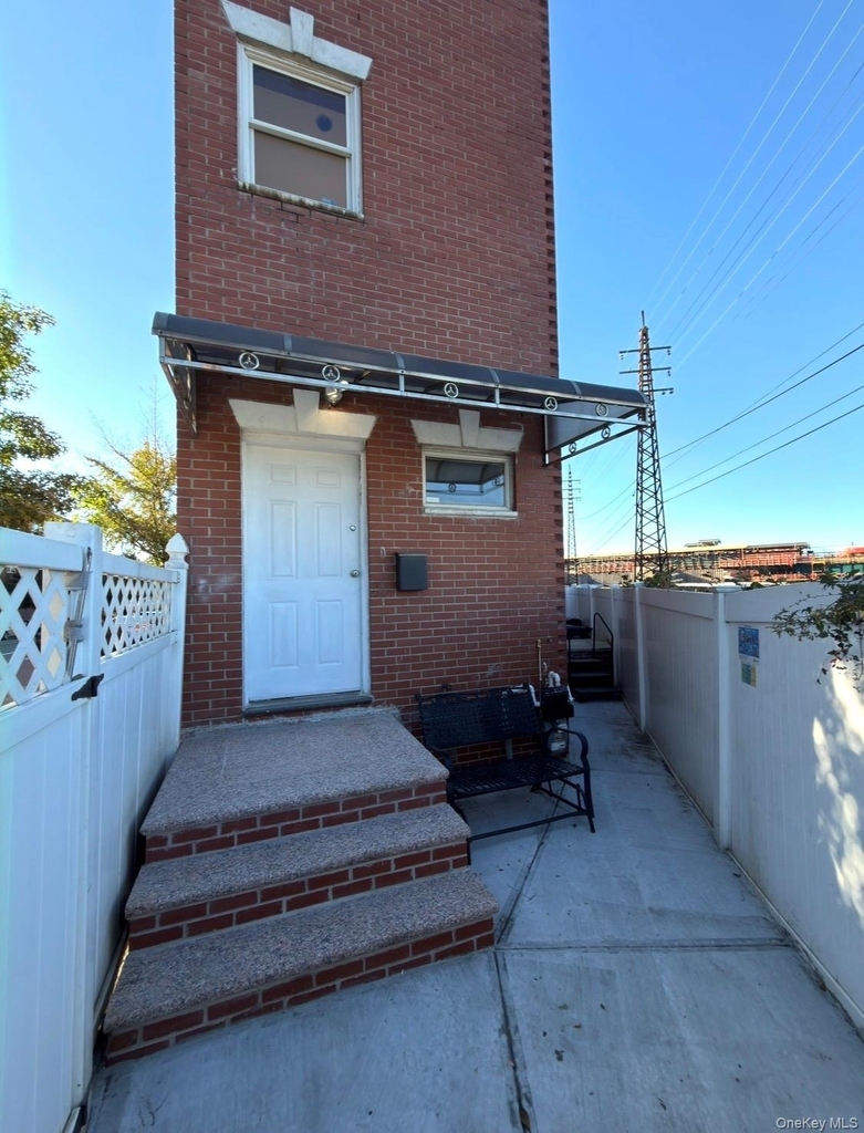 62-11 Woodside Avenue - Photo 2