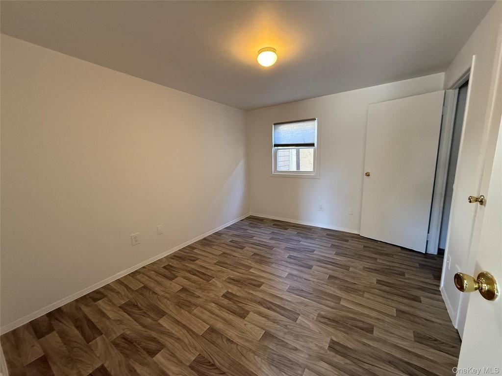 355 Bayville Avenue - Photo 4