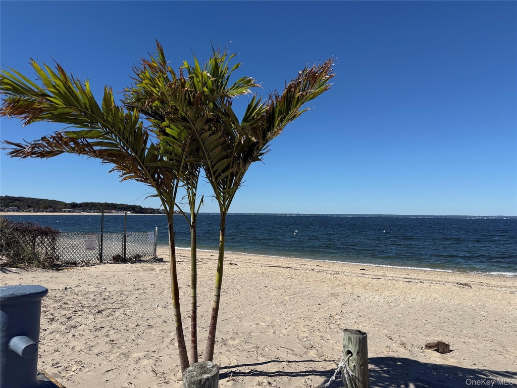 355 Bayville Avenue - Photo 9