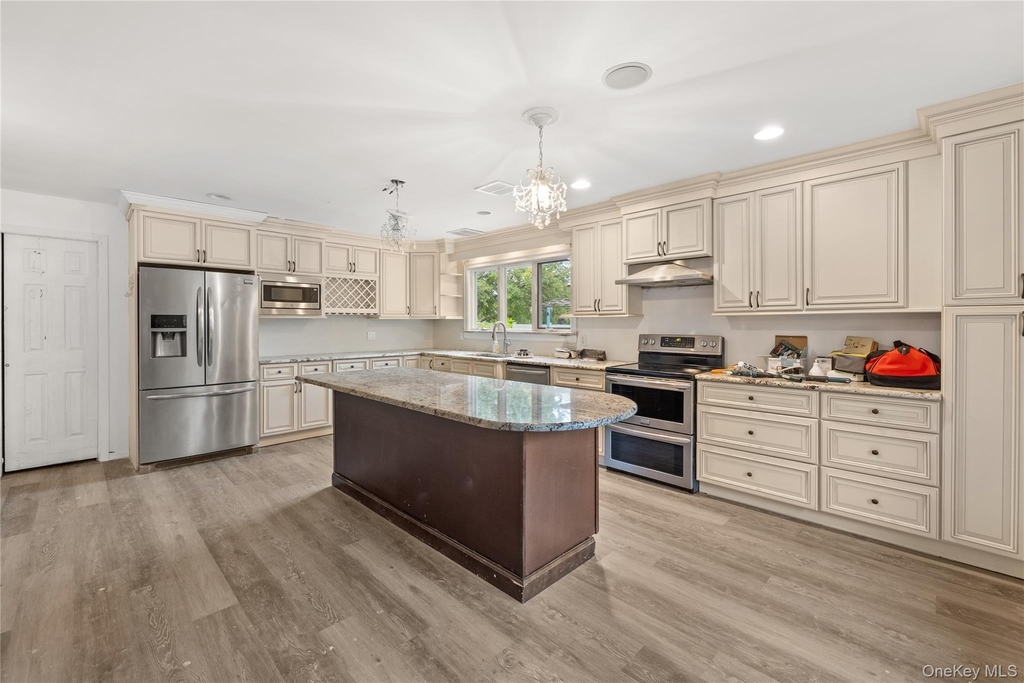 20 Hilltop Avenue - Photo 3
