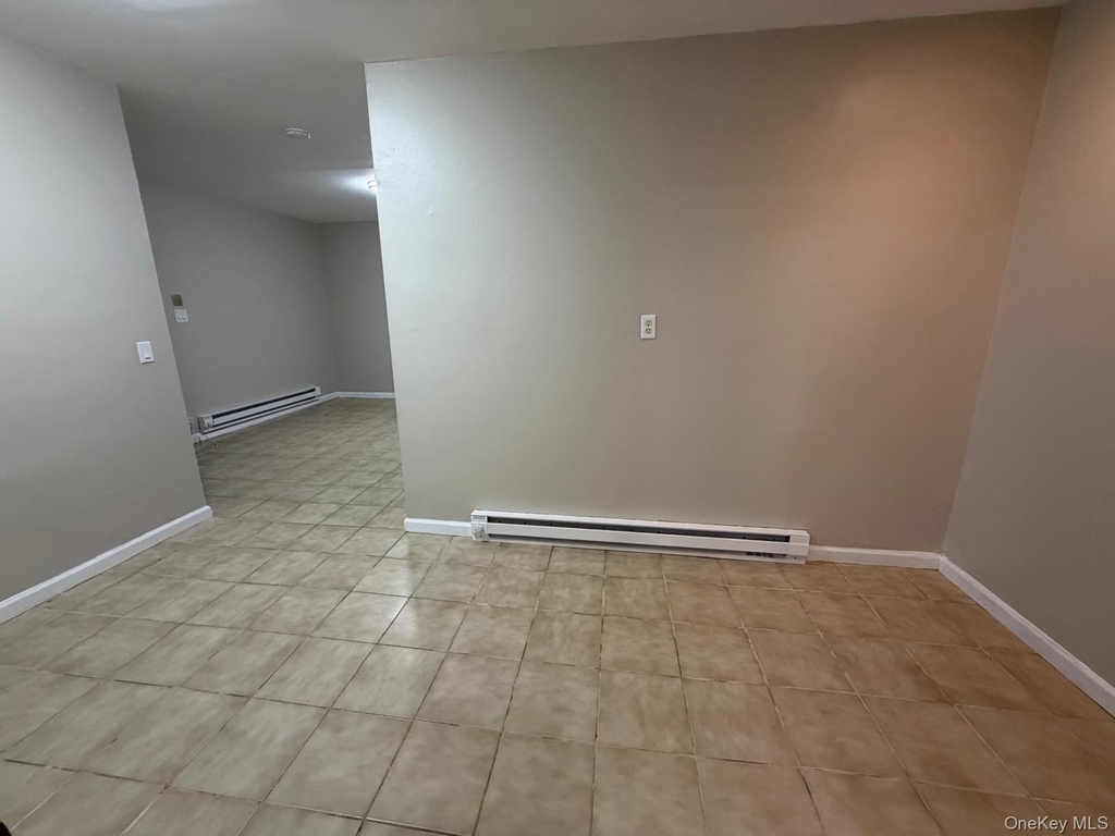 848 Sunrise Highway - Photo 4