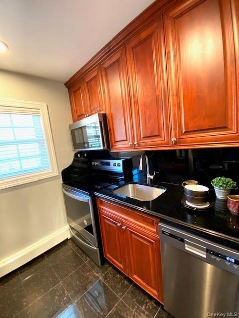 301-1 Robinson Avenue - Photo 8