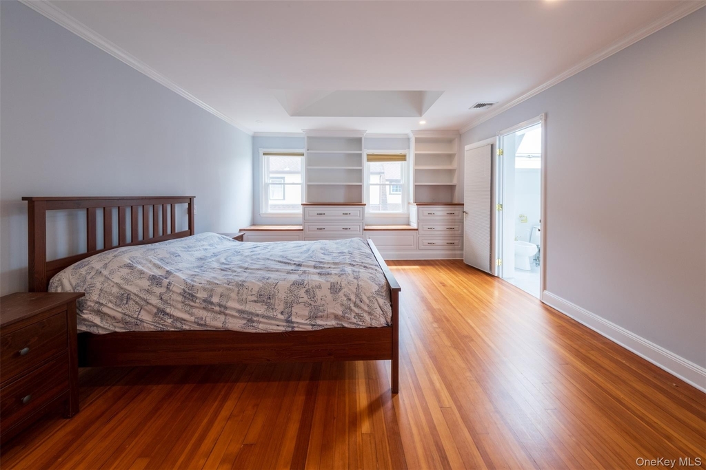 217 Larchmont Avenue - Photo 11
