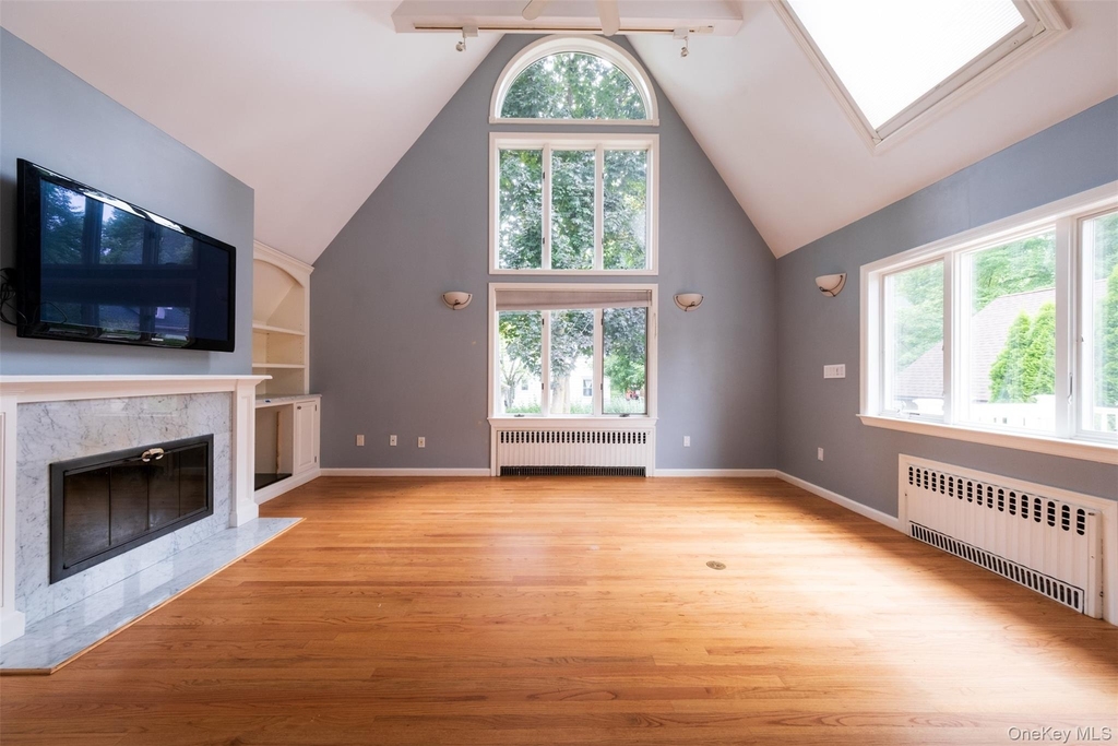 217 Larchmont Avenue - Photo 7