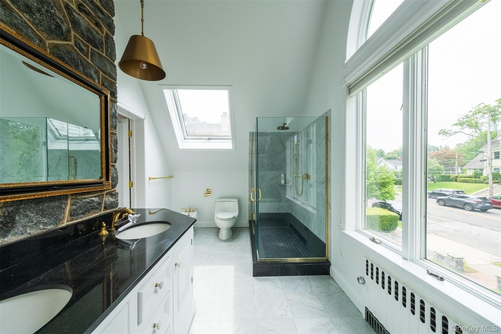 217 Larchmont Avenue - Photo 13