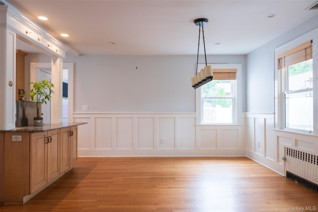 217 Larchmont Avenue - Photo 4