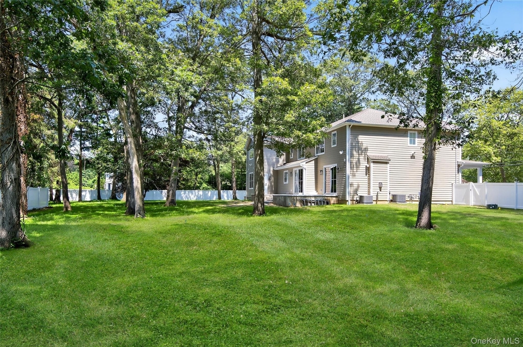654 Caledonia Road - Photo 2