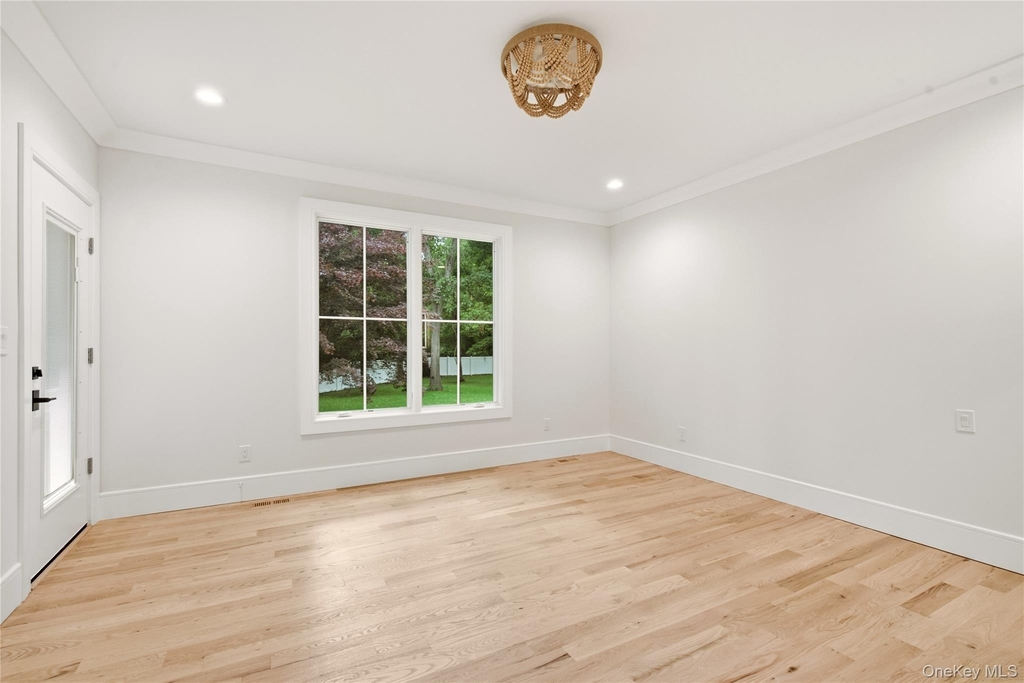 654 Caledonia Road - Photo 7