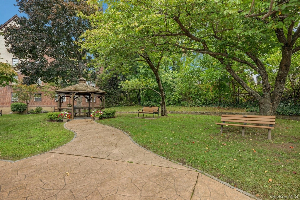 10 Oakridge Place - Photo 18