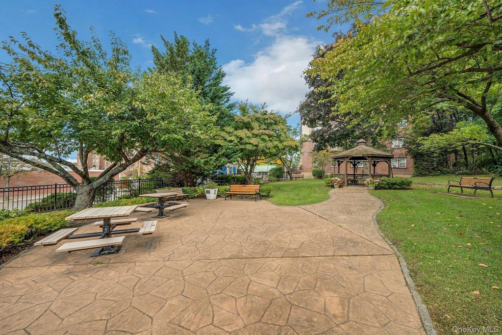 10 Oakridge Place - Photo 17
