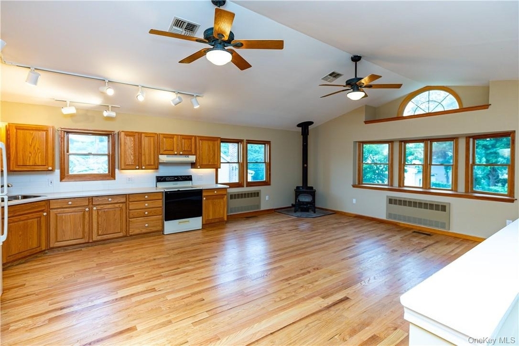 5 E Main Street - Photo 3