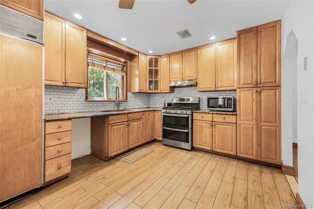 107 Hayward Street - Photo 7