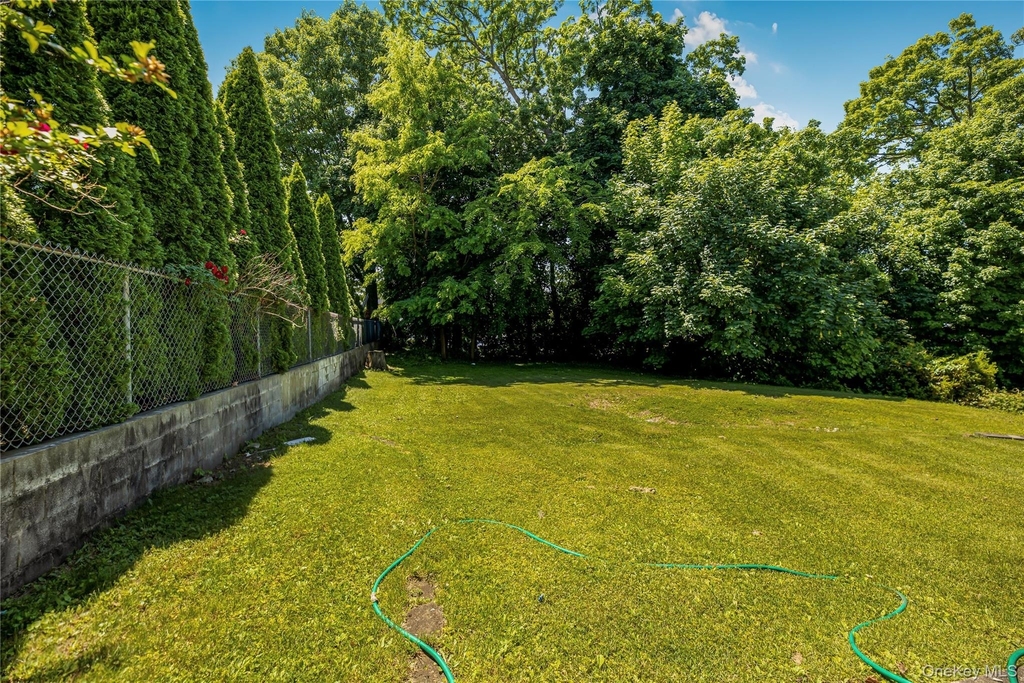 107 Hayward Street - Photo 19