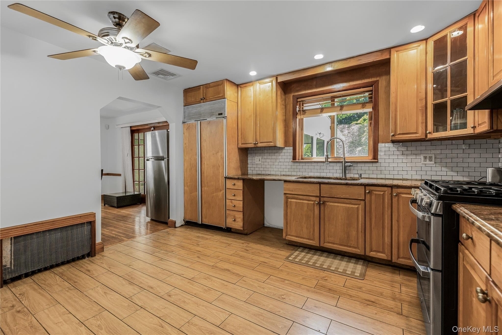 107 Hayward Street - Photo 8