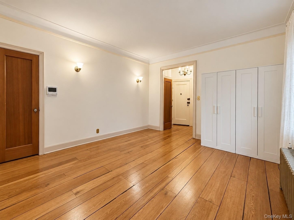 38-30 Douglaston Parkway - Photo 6