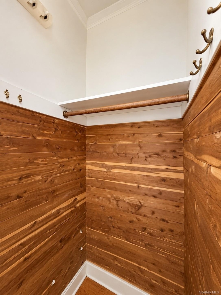 38-30 Douglaston Parkway - Photo 7
