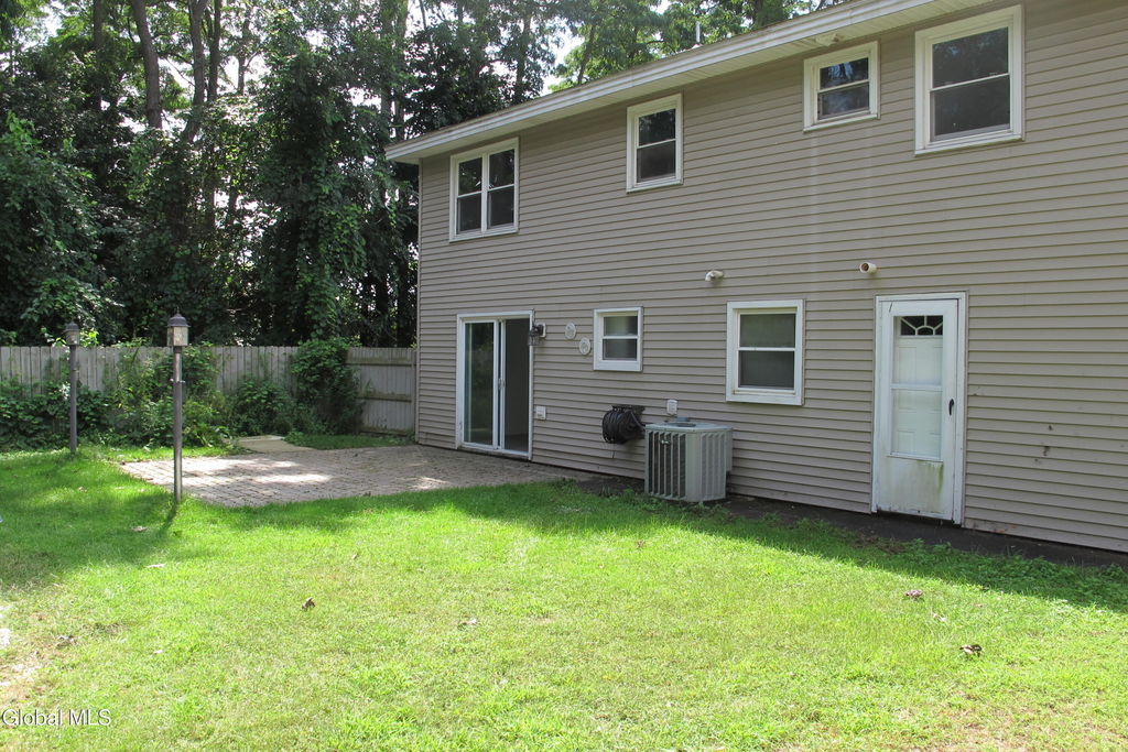 18 Ethel Drive - Photo 16