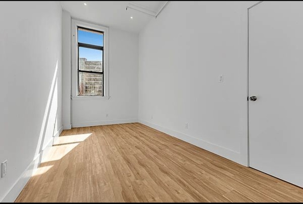 81 Willoughby Street - Photo 5