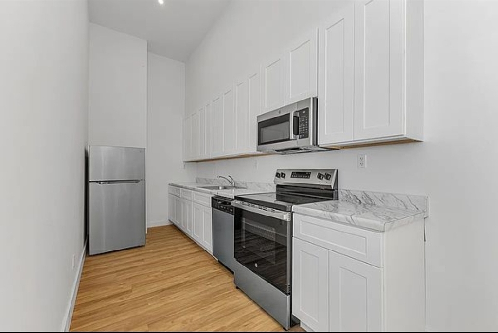 81 Willoughby Street - Photo 3