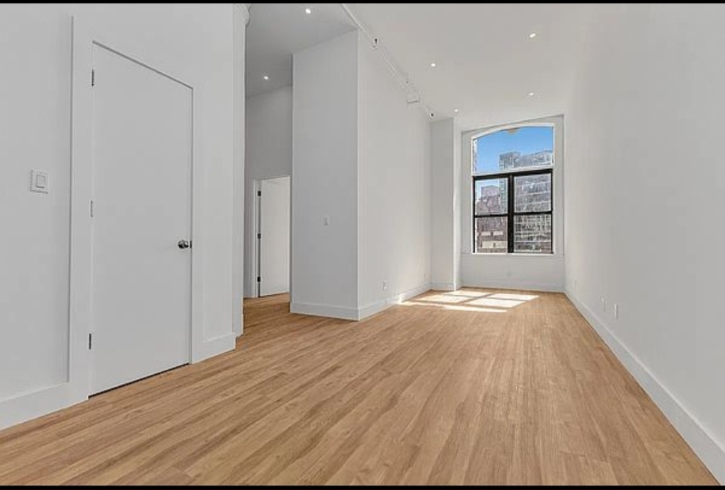 81 Willoughby Street - Photo 0