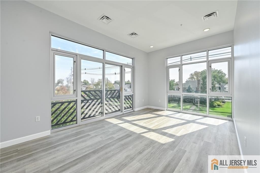 271 Millburn Avenue - Photo 4