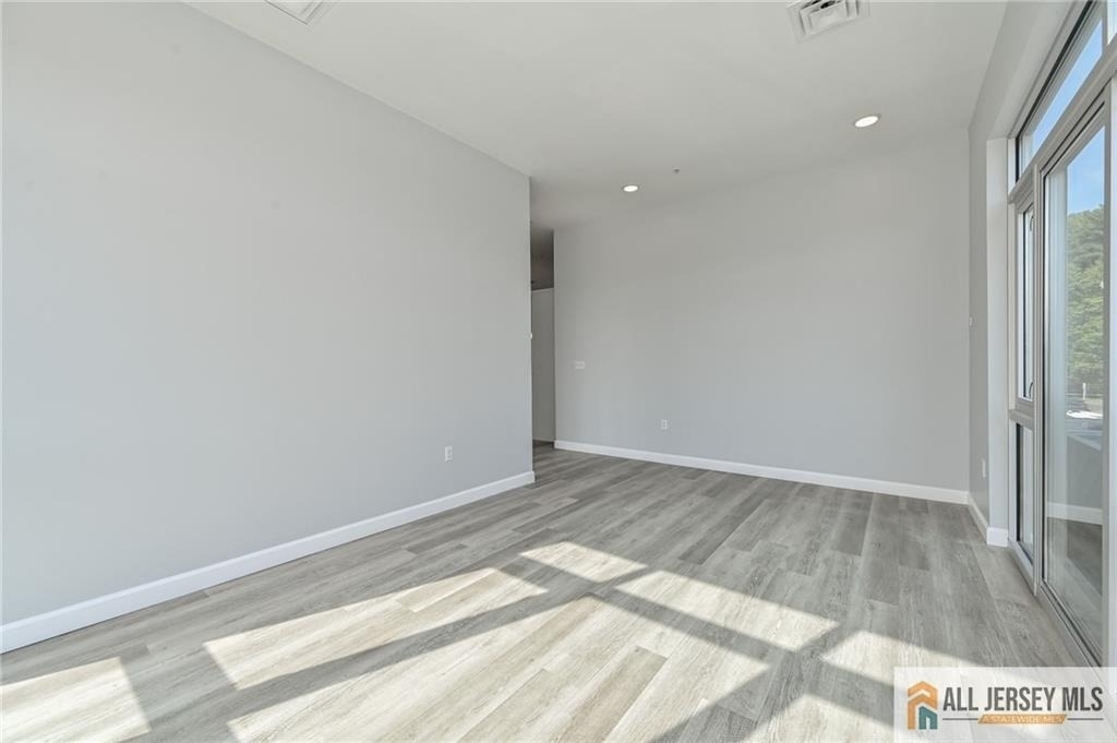 271 Millburn Avenue - Photo 5