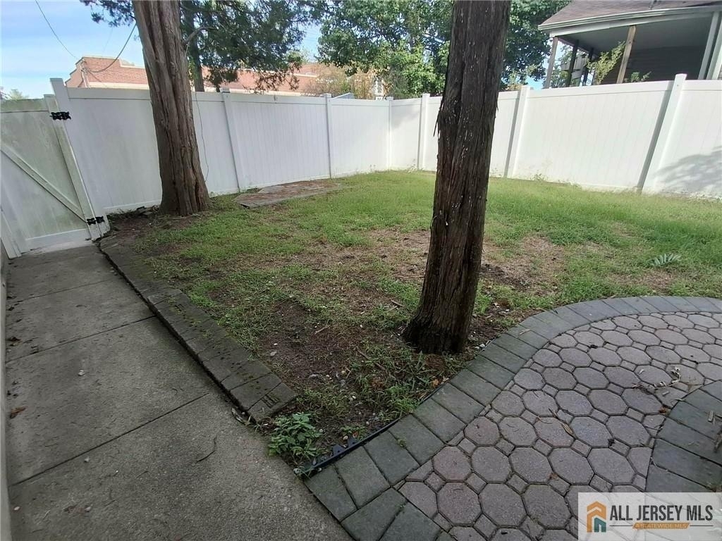 60 Main Street - Photo 4