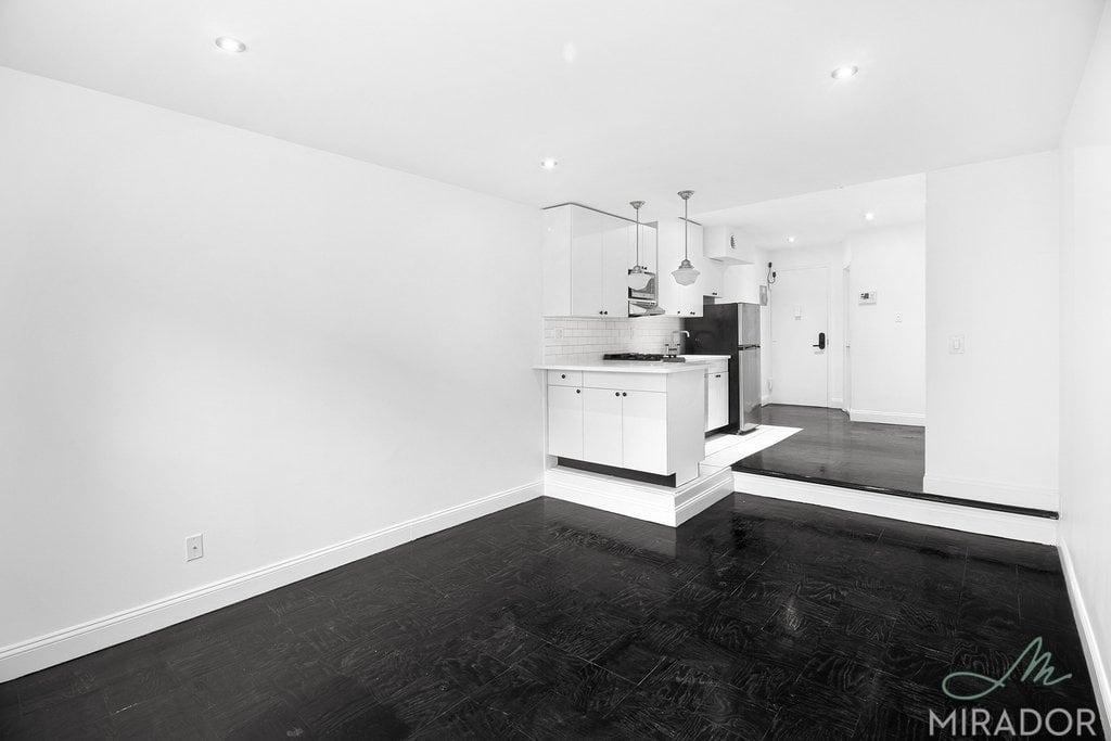 255 W 14th Street - Photo 1