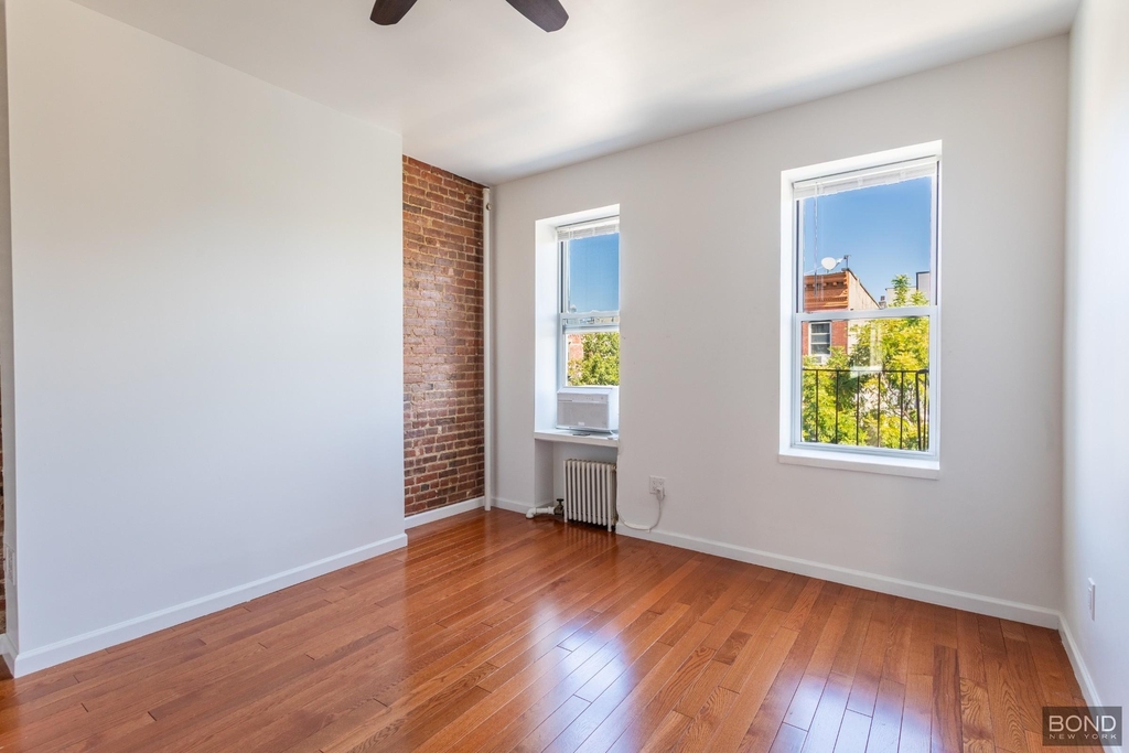 223 Franklin Street - Photo 2