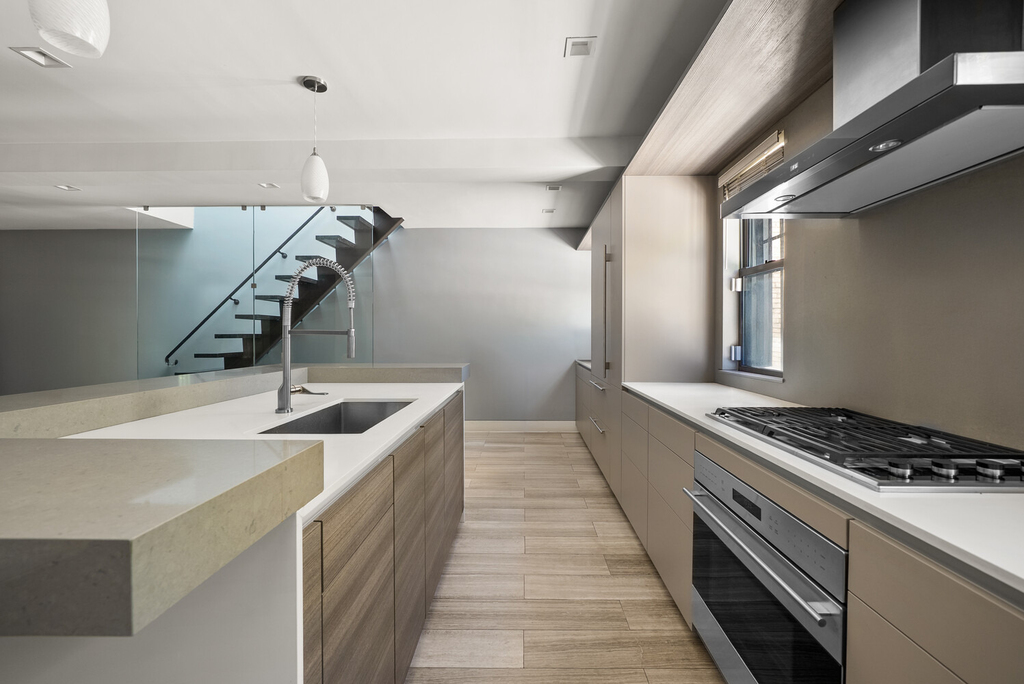 517 E 118th Street - Photo 3