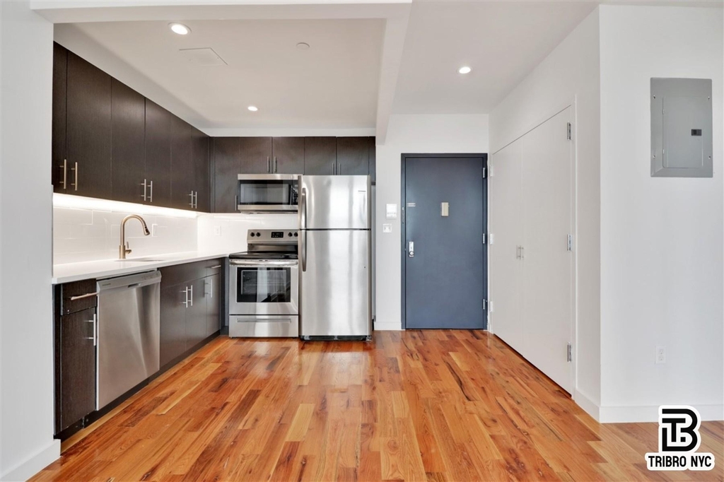 17 Somers Street - Photo 2