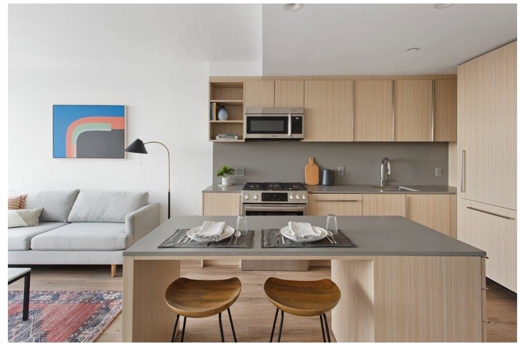 315 W 33rd Street - Photo 1