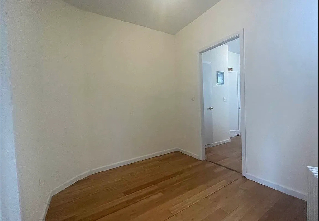 600 10th Avenue - Photo 2