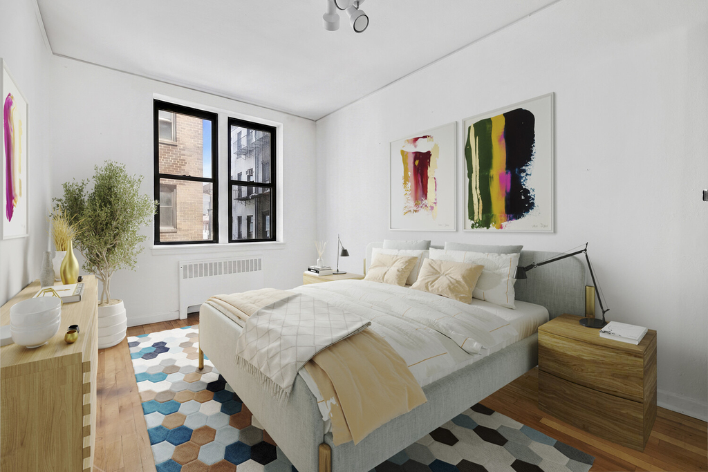 305 W 18th Street - Photo 2